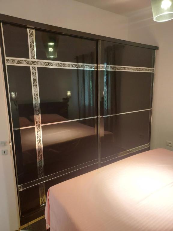 Postel nebo postele na pokoji v ubytování Chronos Villa Golem, Durrës