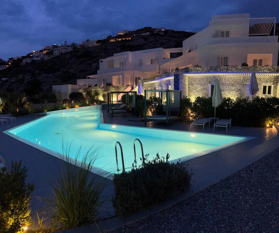 La alberca dentro o cerca de Relux Ios Hotel