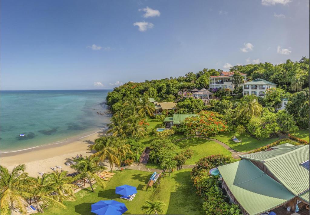 Uma vista aérea de Calabash Cove Resort and Spa - Adults Only