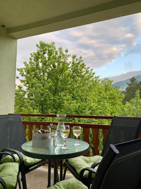 Apartman Lana - One-Bedroom Apartment With Terrace