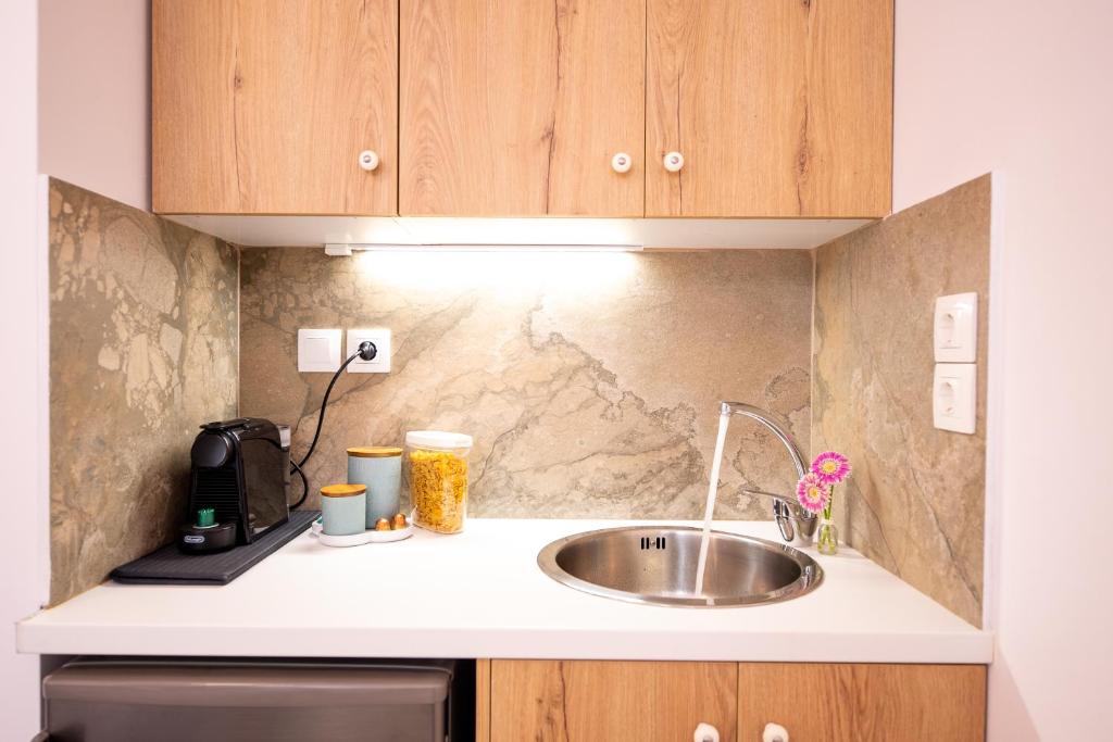 Valhalla - Brand New Airport Apt. - 7