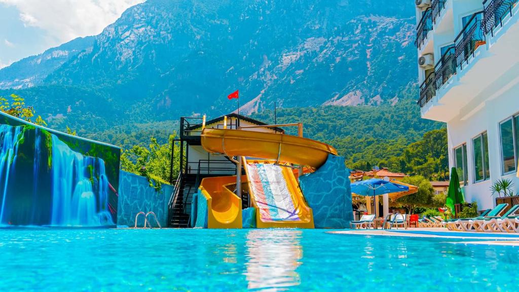 Bazén v ubytování Get Enjoy Hotels nebo v jeho okolí
