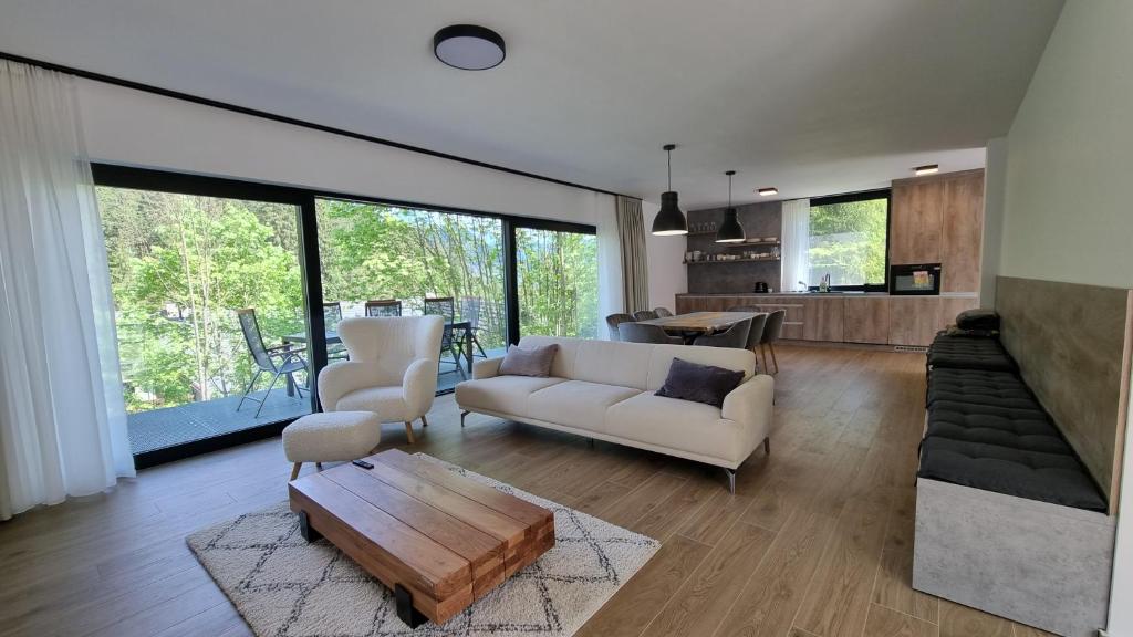 Posezení v ubytování Chalets Hrabovo