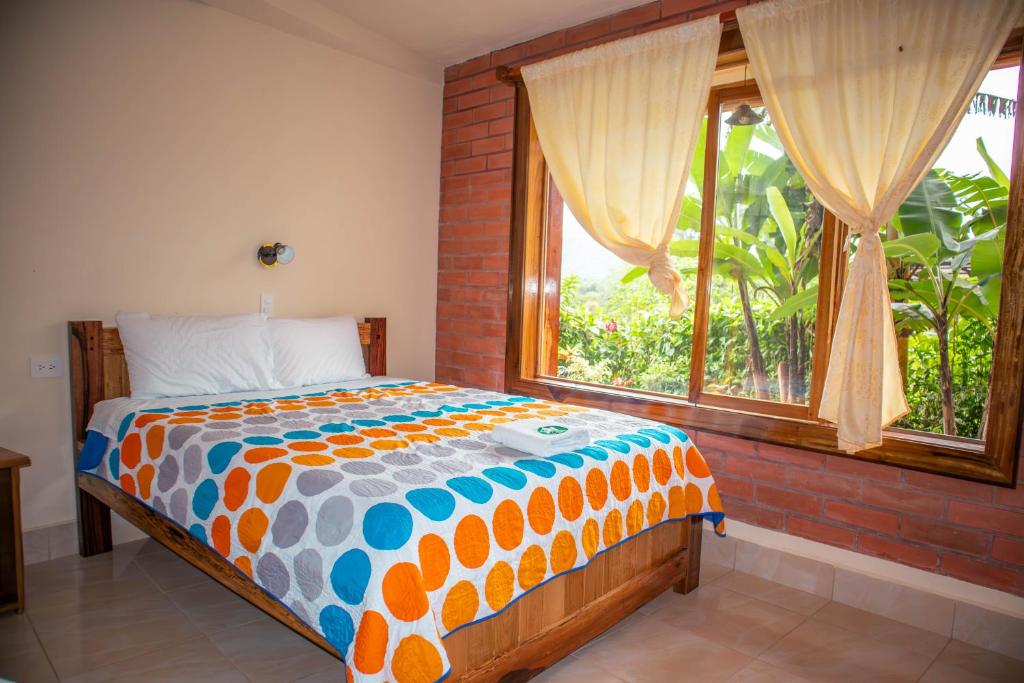La Casa de Cecilia Mindo - Quadruple Room With Private Bathroom