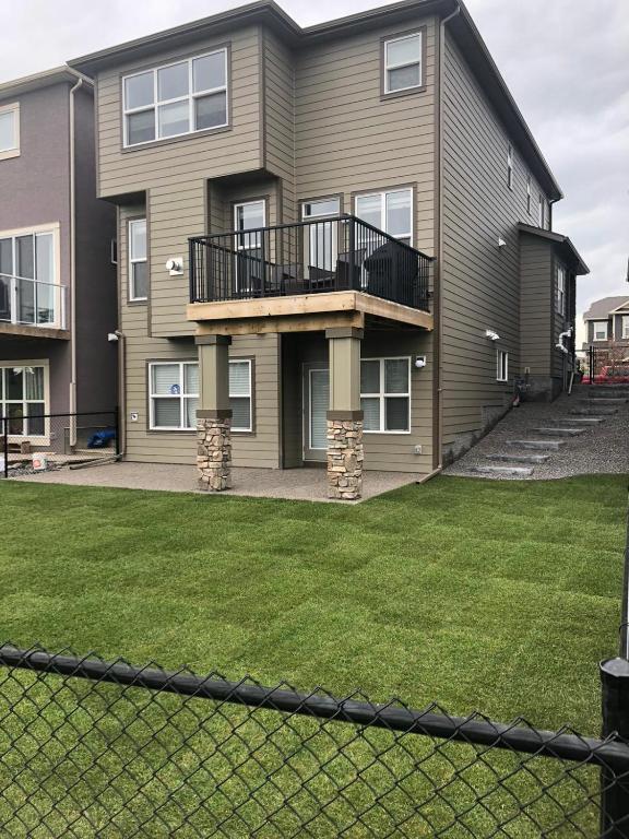 View of Elite Guest Walkout Basement Suite Retreat, Calgary (aktualisierte ...