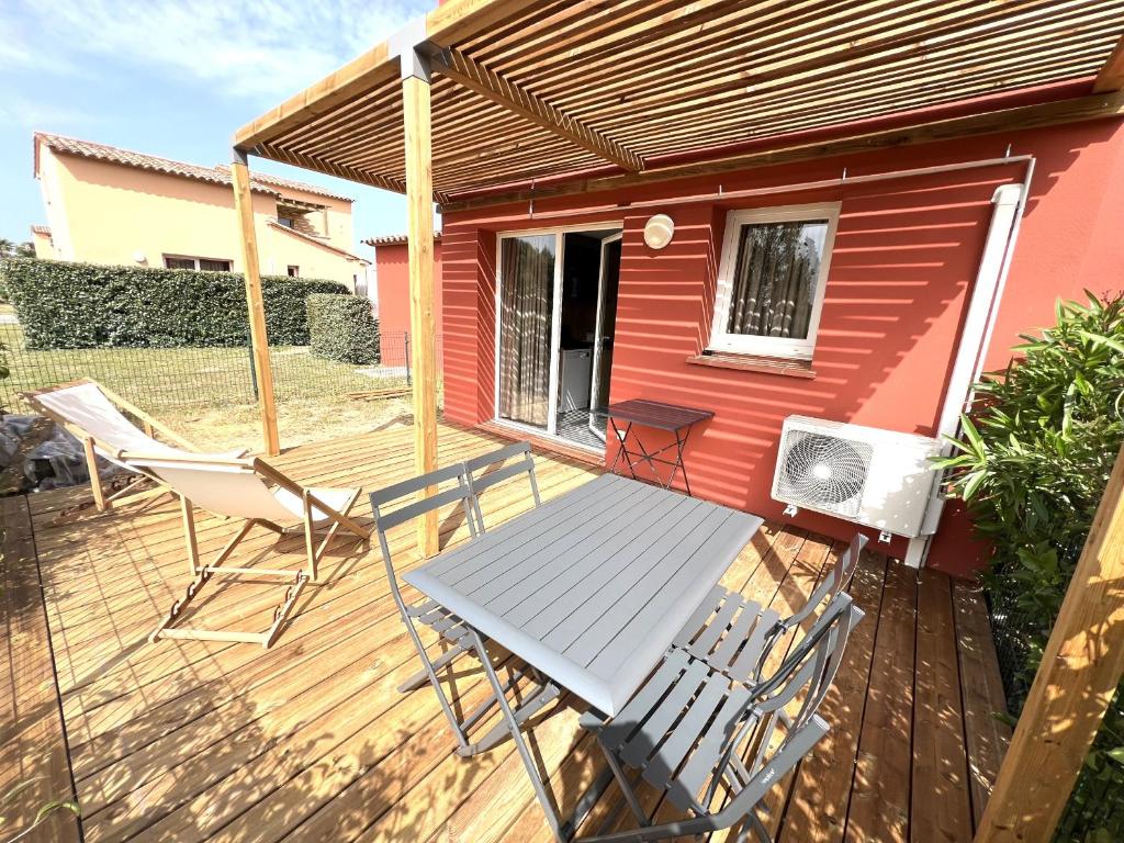 Balkón alebo terasa v ubytovaní Résidence hôtelière les hameaux de saint cyprien appartement 35 M2 1 chambre