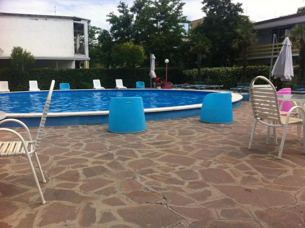 Bazén v ubytovaní Residence Blu Marlin Natural beach alebo v jeho blízkosti