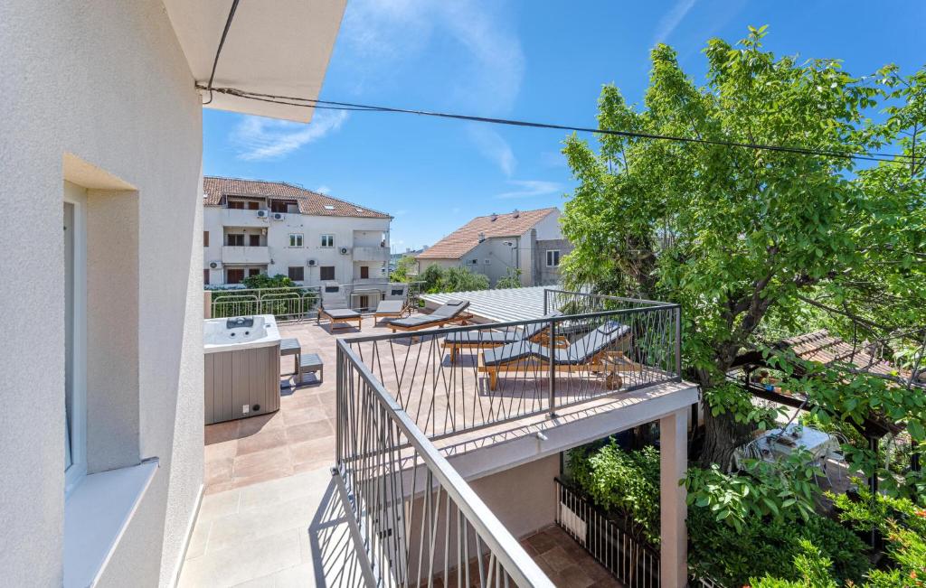 Μπαλκόνι ή βεράντα στο Awesome Home In Pirovac With Kitchen