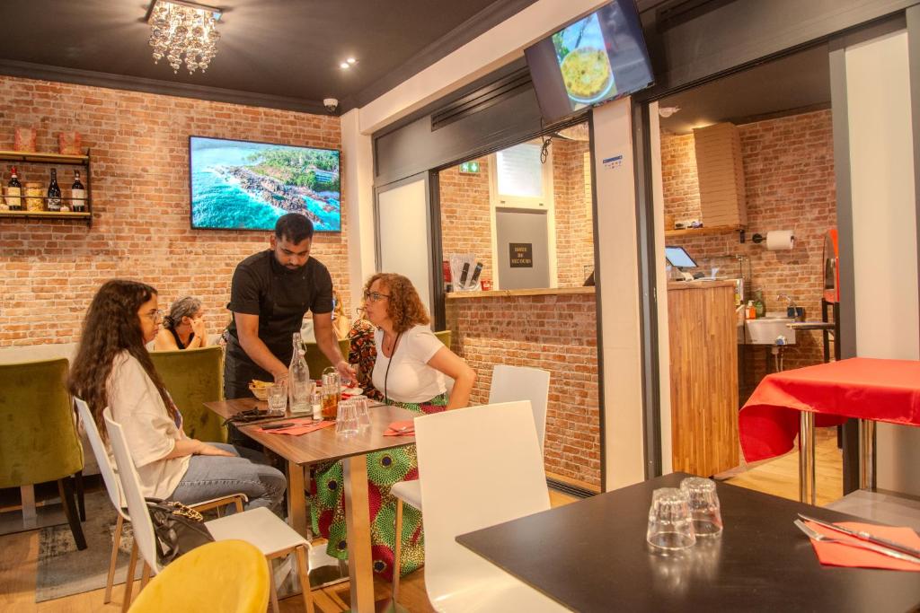 Casa Serena Paris Hôtel - Resim 17