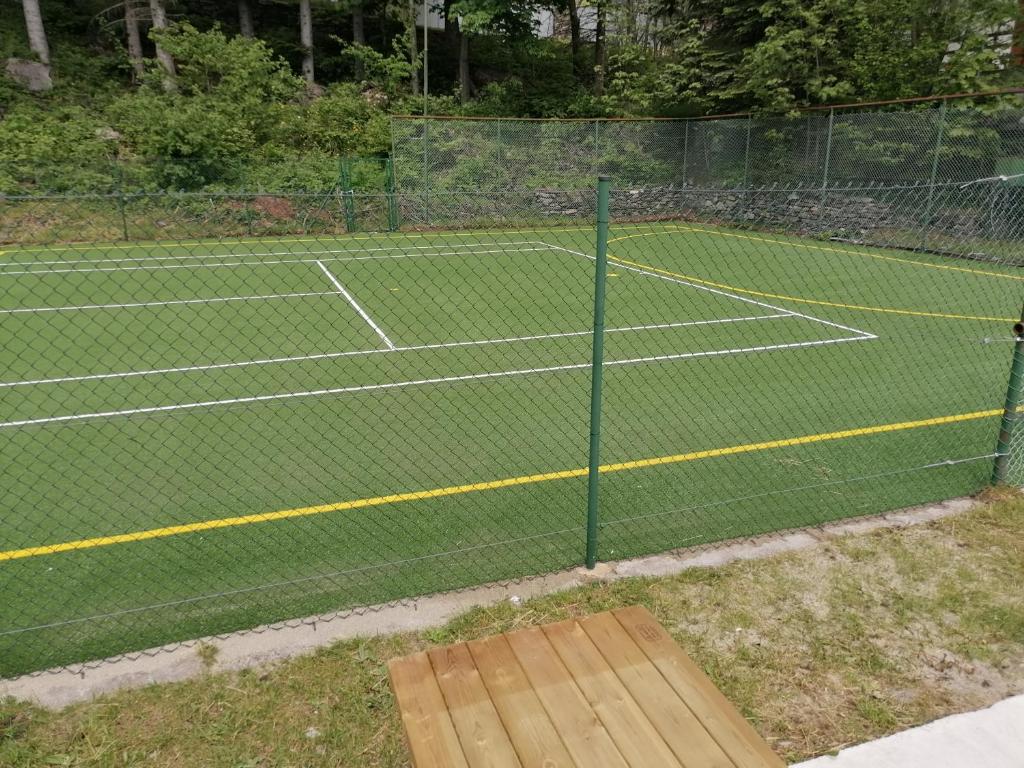 Tenis a/nebo squash v ubytování Ca ad Me Pare Alloggio con terrazza panoramica solarium nebo okolí
