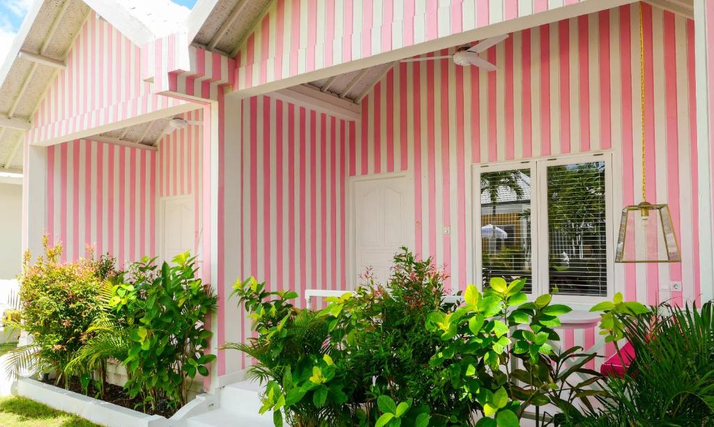 Ria Uluwatu, Tropical Chic Hotel - 12