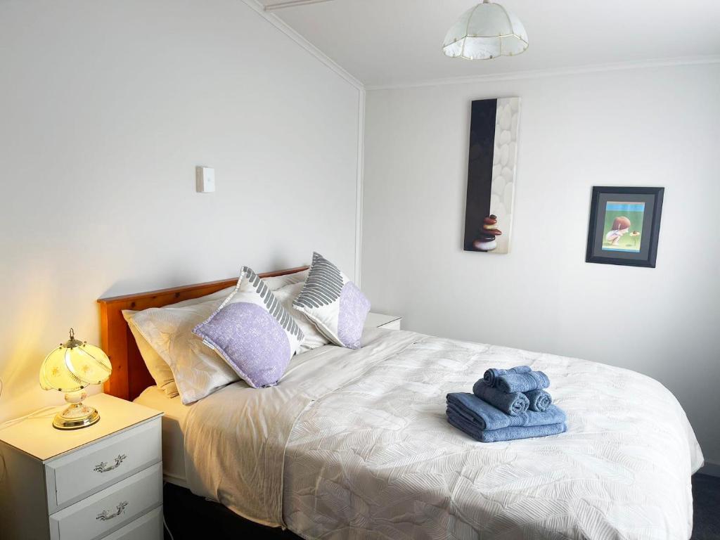 Postel nebo postele na pokoji v ubytování Cozy Home In Bluff