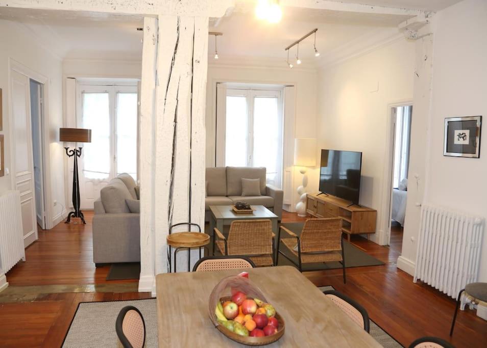 โทรทัศน์และ/หรือระบบความบันเทิงของ Piso Boutique en el Casco Viejo