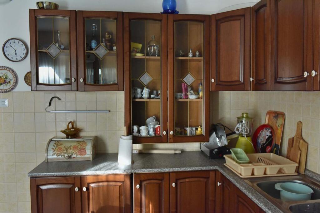 Kuchyň nebo kuchyňský kout v ubytování Apartmani Reset