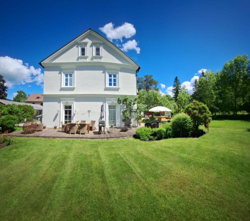Vonkajšia záhrada v ubytovaní Appartements Maximilian