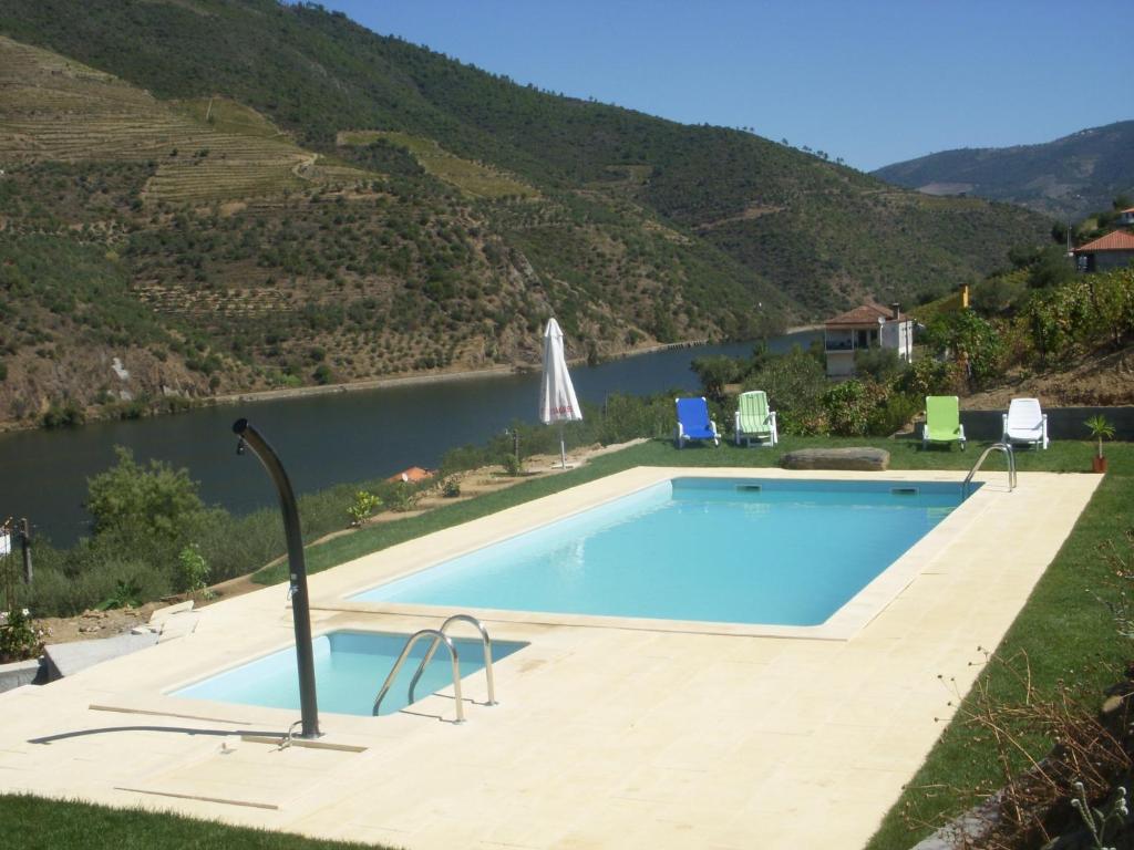 Bazén v ubytování Quinta Da Azenha nebo v jeho okolí