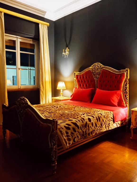 Postel nebo postele na pokoji v ubytování IRIS baroque apartment