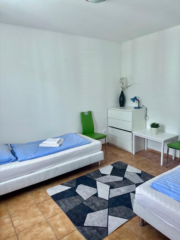 Jsmit Music&Bar&Apartments, balkóny v apartmánah, bar dole - Sala De Família Com Varanda