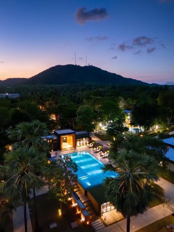 Bazén v ubytování Sunshine Paradise Resort nebo v jeho okolí