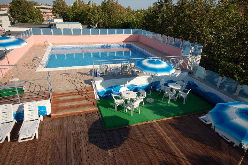 Bazén v ubytování Hotel Silvaion nebo v jeho okolí