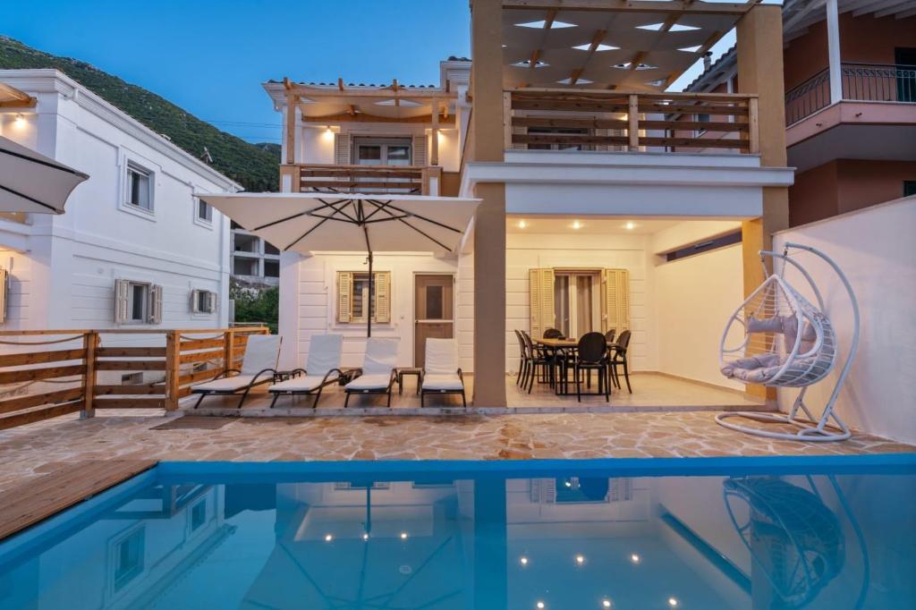 Villa con piscina y casa en Sea La Vie en Nikiana