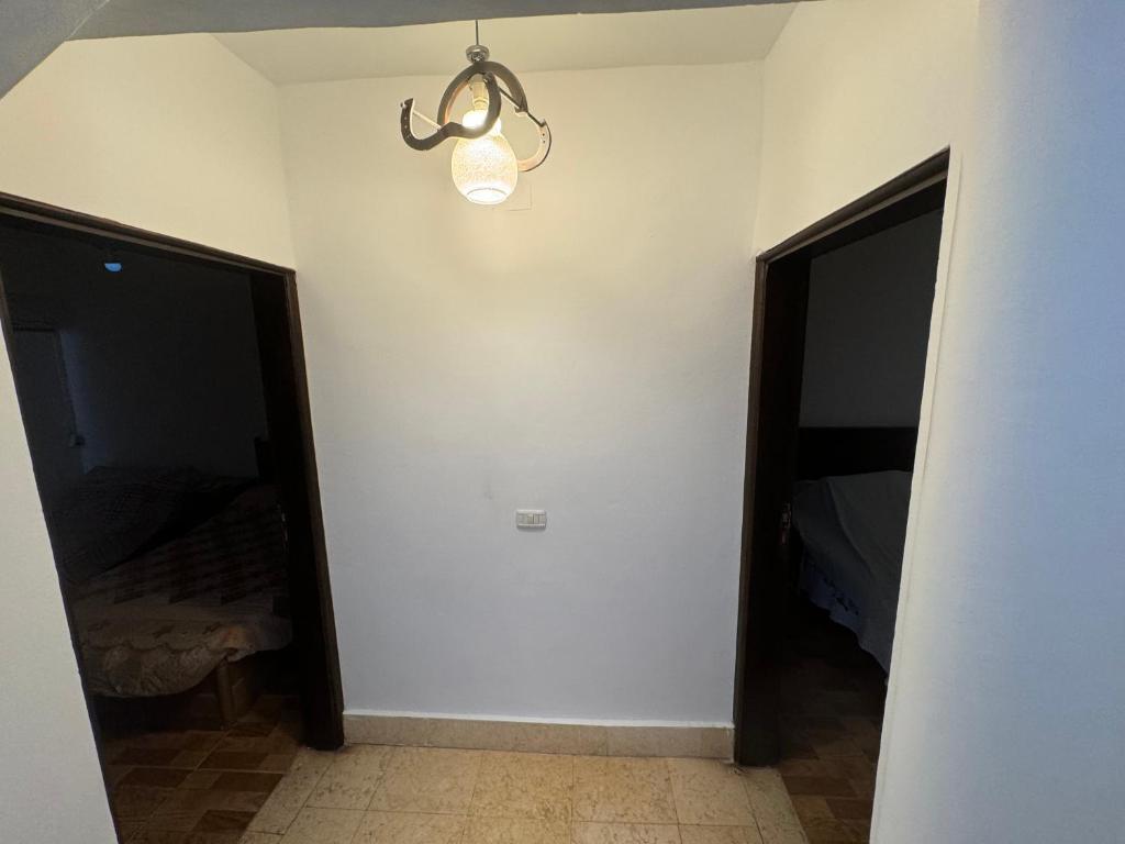 Kép Brand New Renovated Cheerful 3-bedroom Villa With 6 Pools FAMILY ONLY- Perla Marina Kilo 85 szállásáról El Alameinben a galériában