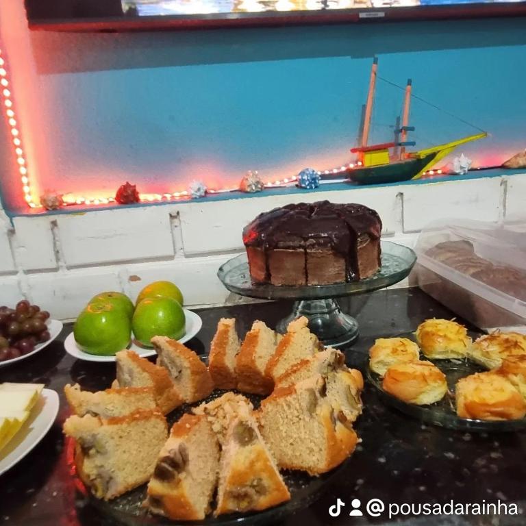 Comida na casa de hóspedes ou em algum lugar perto