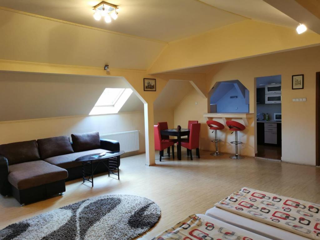 Khu vực ghế ngồi tại Premier Apartment