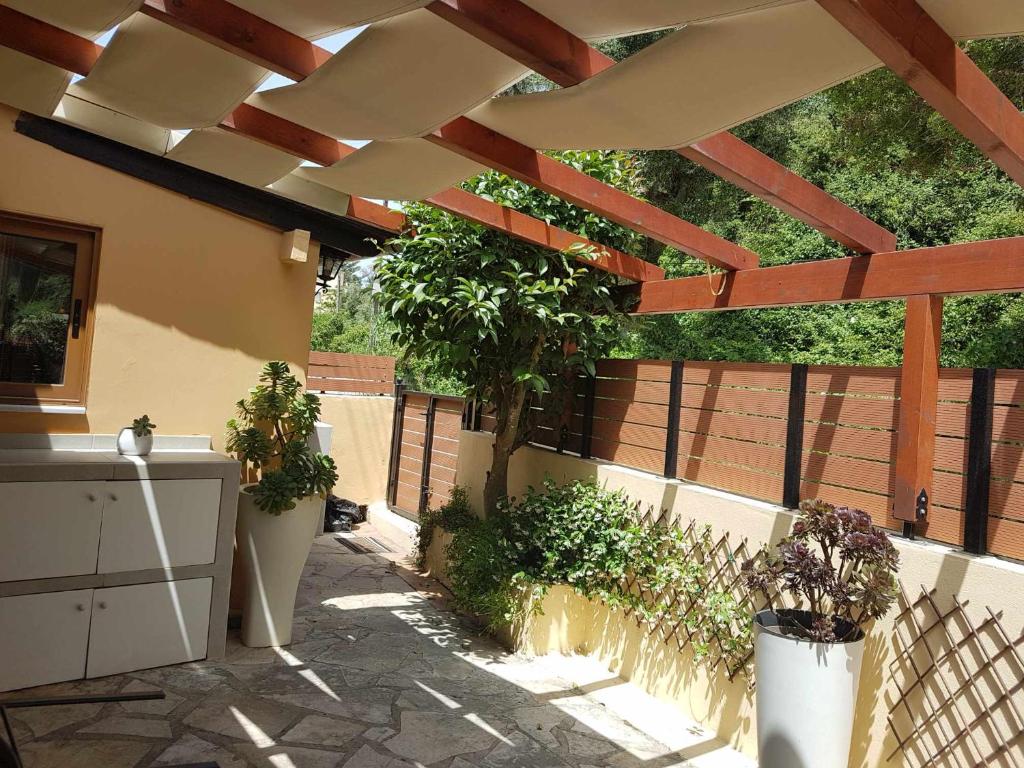 A garden outside ΒeΙΙa