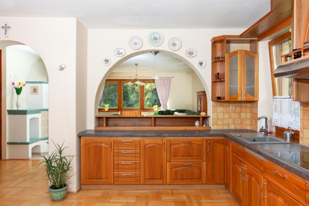 A kitchen or kitchenette at Penzión Javor