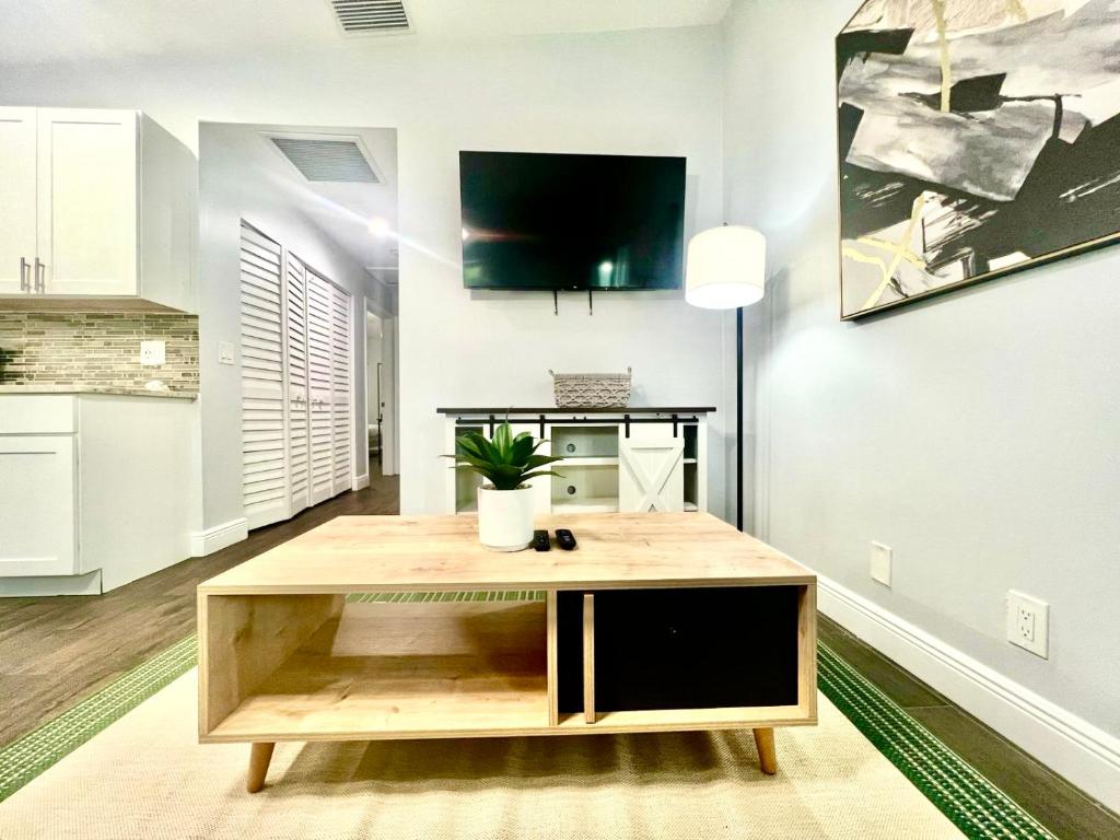 Gallery image of Spacious Convenient 2/2, Perfect for Groups in WPB in West Palm Beach