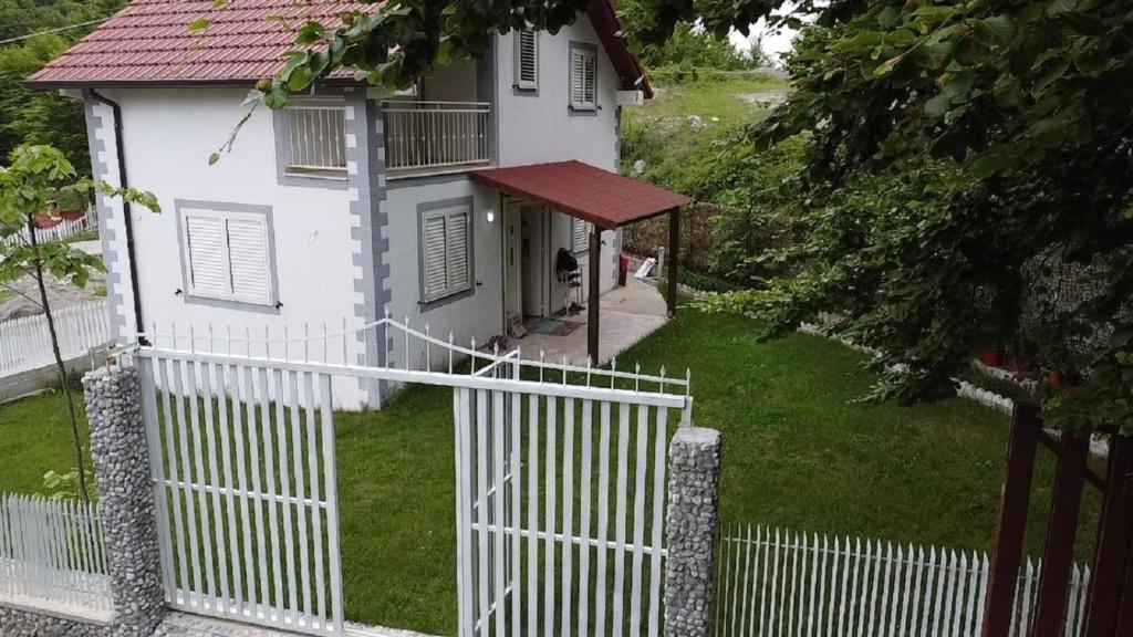 Budova, kde se vila nachází