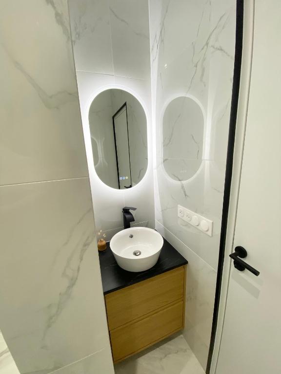Koupelna v ubytování Appartement moderne climatisé Monaco vue Mer