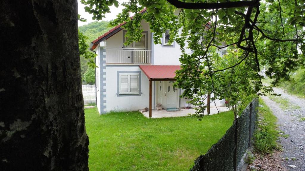 Budova, kde se vila nachází