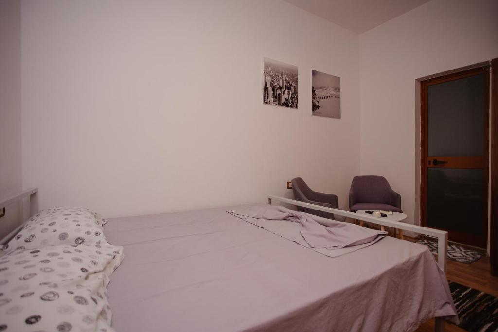 Letto o letti in una camera di Hotel Shkodra Lake