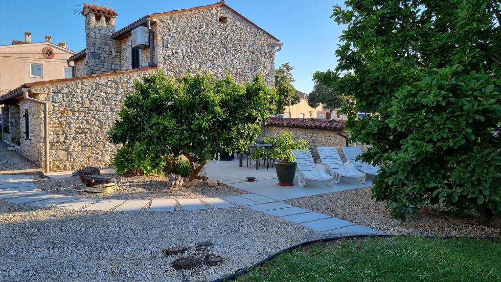 Villa Dina