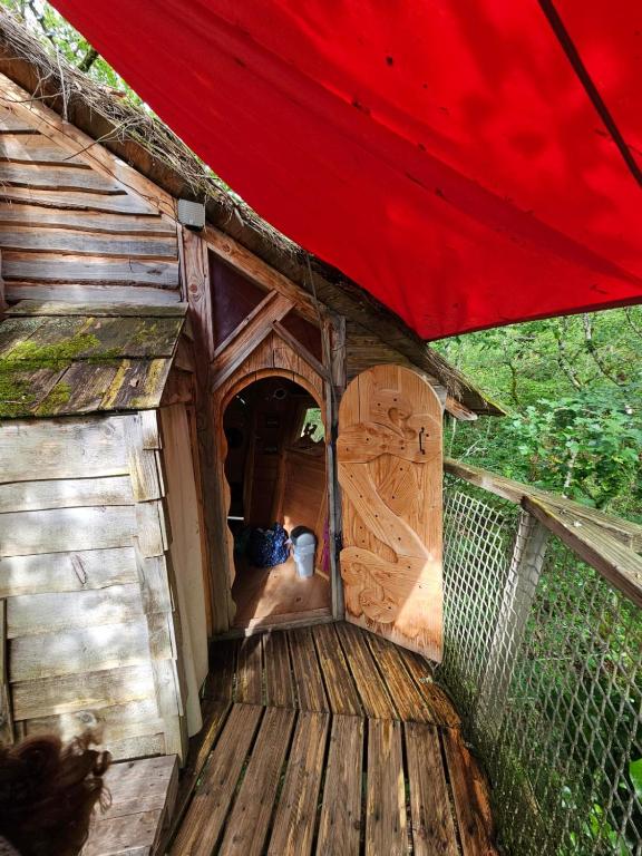 Fotografie z fotogalerie ubytování Cabane Dans Les Arbres - Les Lutins v destinaci Mechmont