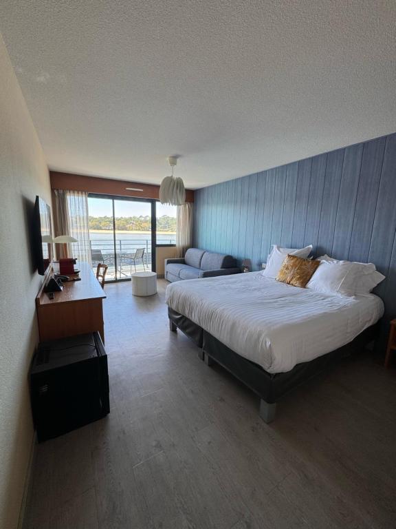 Hotel Le Pavillon Bleu - Deluxe Junior Suite