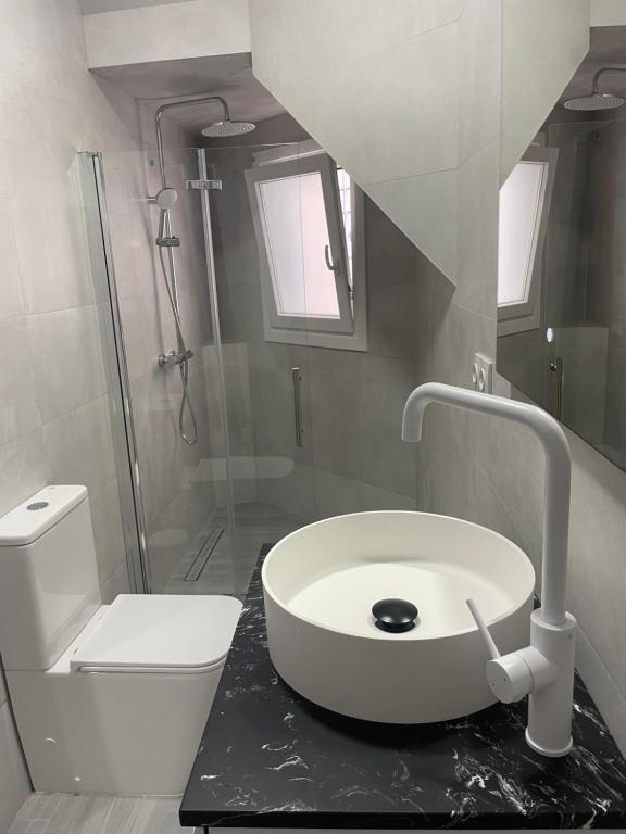 Ένα μπάνιο στο Apartamento Murillo