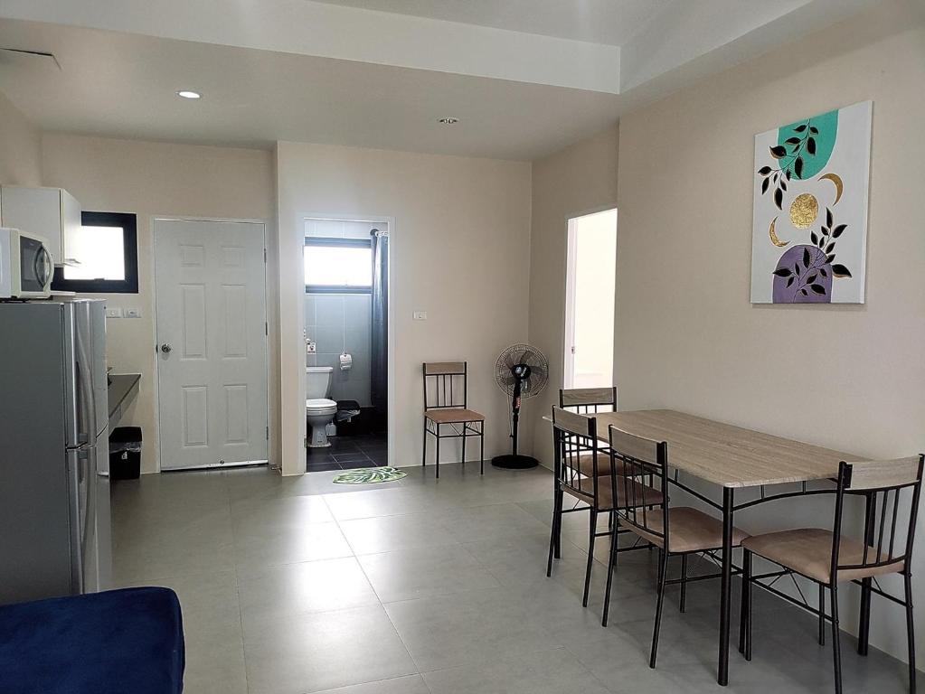 Kuchyň nebo kuchyňský kout v ubytování Villa LunaSole Samui