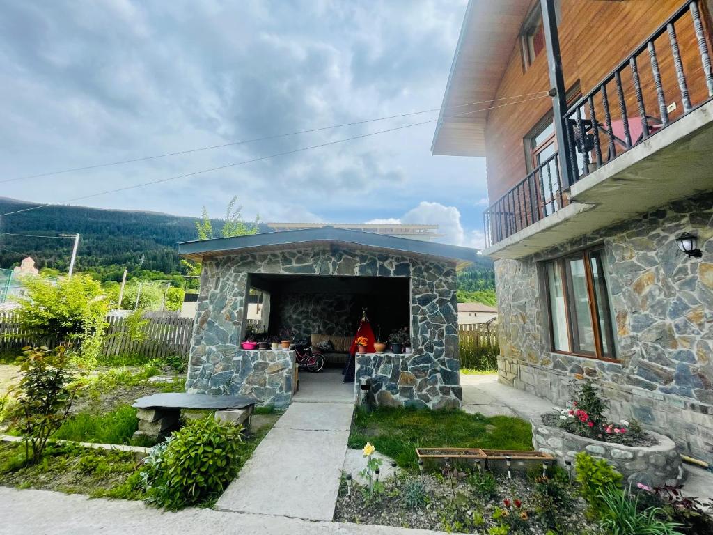 Zahrada ubytování Manana Japaridze's Guesthouse
