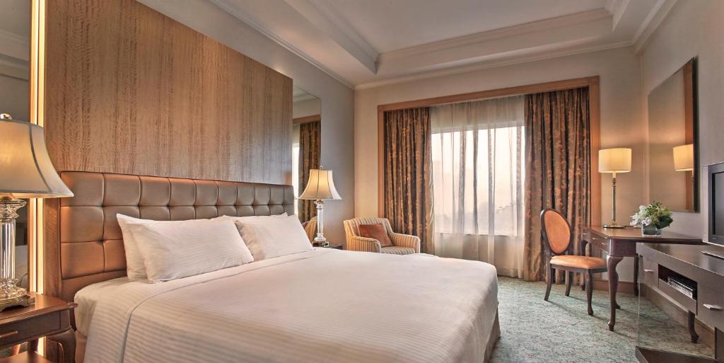 Shangri-La Apartments - Two-Bedroom Apartment