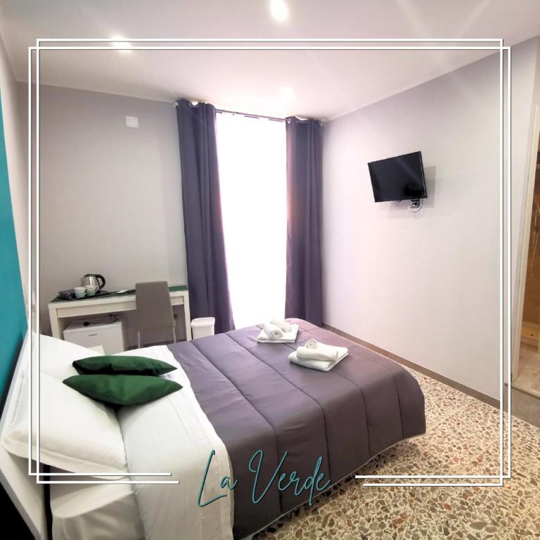 EMME Napoli - Double Room With Private Bathroom
