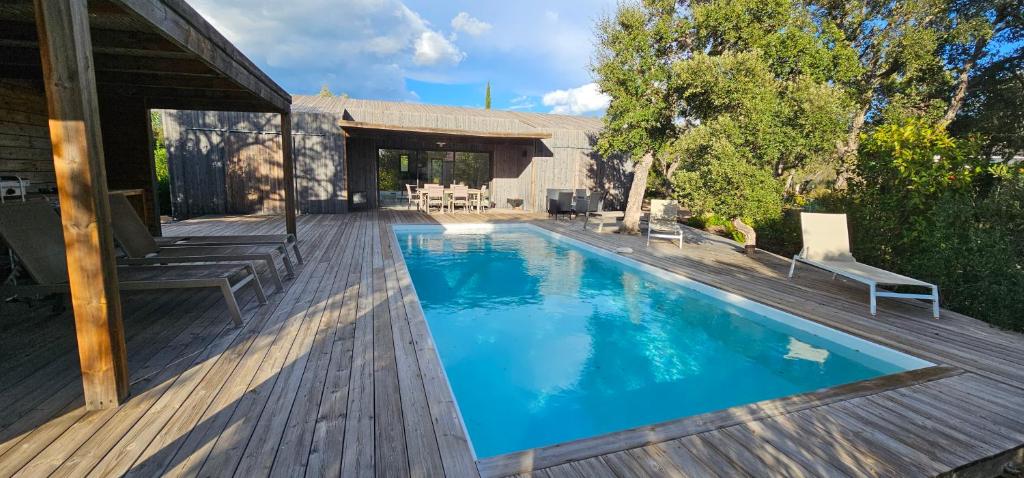 Bazén v ubytovaní OSO - Villa d'archi,8 pax -piscine privée chauffée alebo v jeho blízkosti