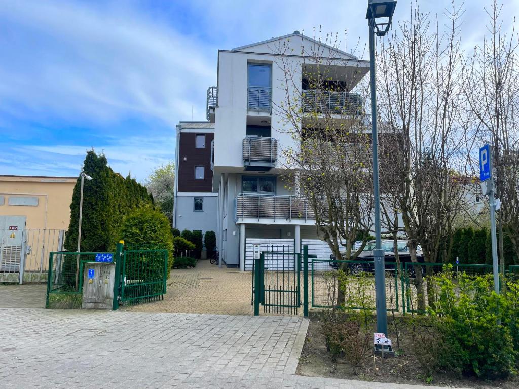 Budova, v ktorej sa apartmán nachádza