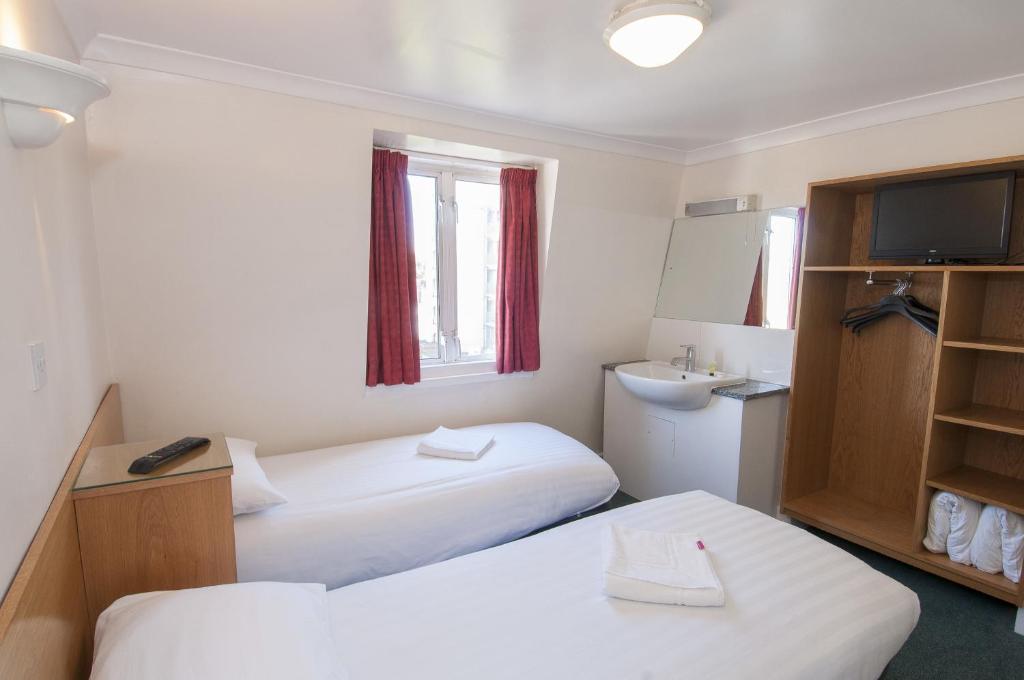 Howard Winchester Hotel - Twin Room