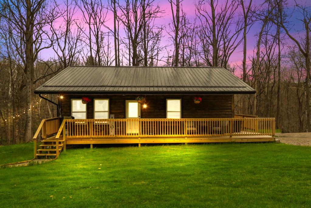 Zahrada ubytování --AVAIL NEW BOOKING PROMOTIONS --- Secluded Cabin King Bed XBOX WIFI HotTub Games Firepit Close to Hiking Trails