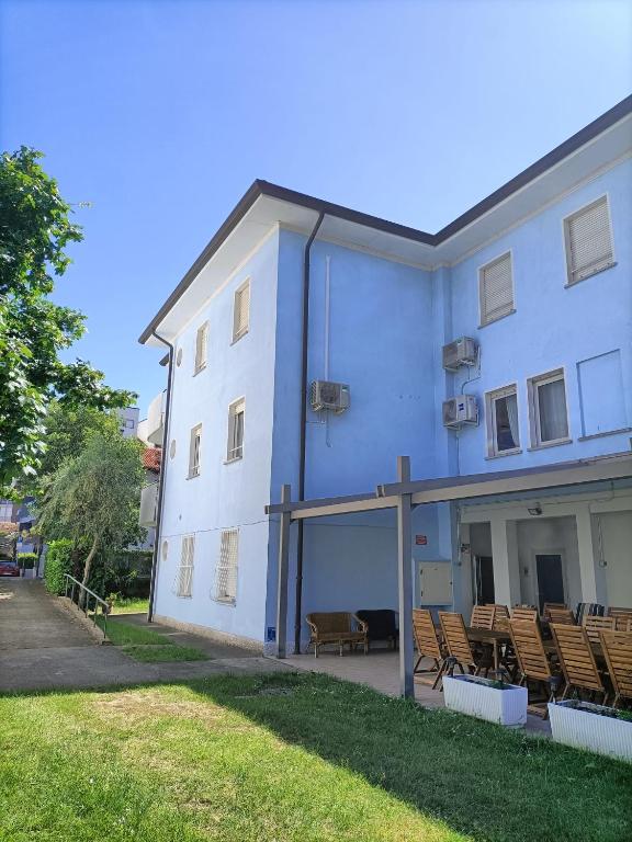 Budova, kde se penzion nachází