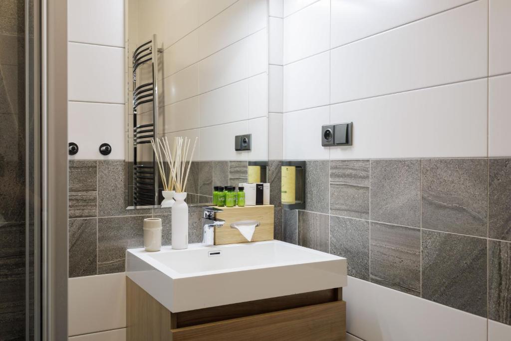 River Apartments - 12