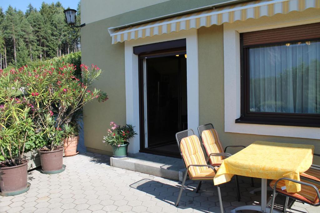 Fotografie z fotogalerie ubytování Appartement - Ferienwohnungen - Gästehaus Gabriele v destinaci Drobollach am Faakersee
